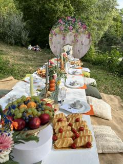 Location : table de reception Location : table de reception