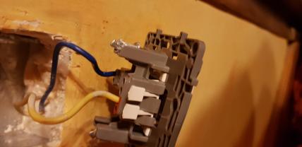 Service : electricien Service : electricien