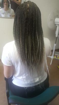 Service : coiffure afro Service : coiffure afro