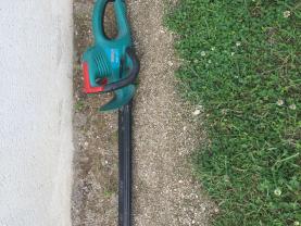 Location : taille haie Location : taille haie