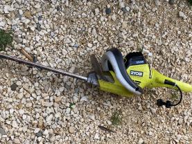 Location : taille haie Location : taille haie