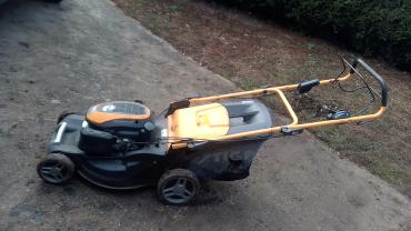 Location : tondeuse Location : tondeuse