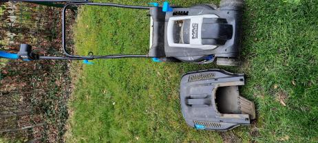 Location : tondeuse Location : tondeuse