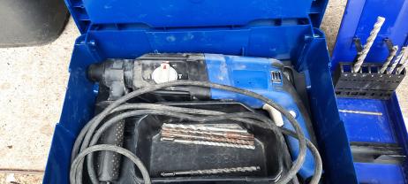 Location : perforateur Location : perforateur