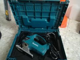 Location : scie sauteuse Location : scie sauteuse