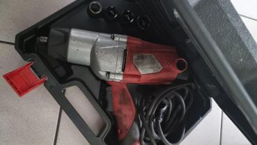 Location : boulonneuse Location : boulonneuse