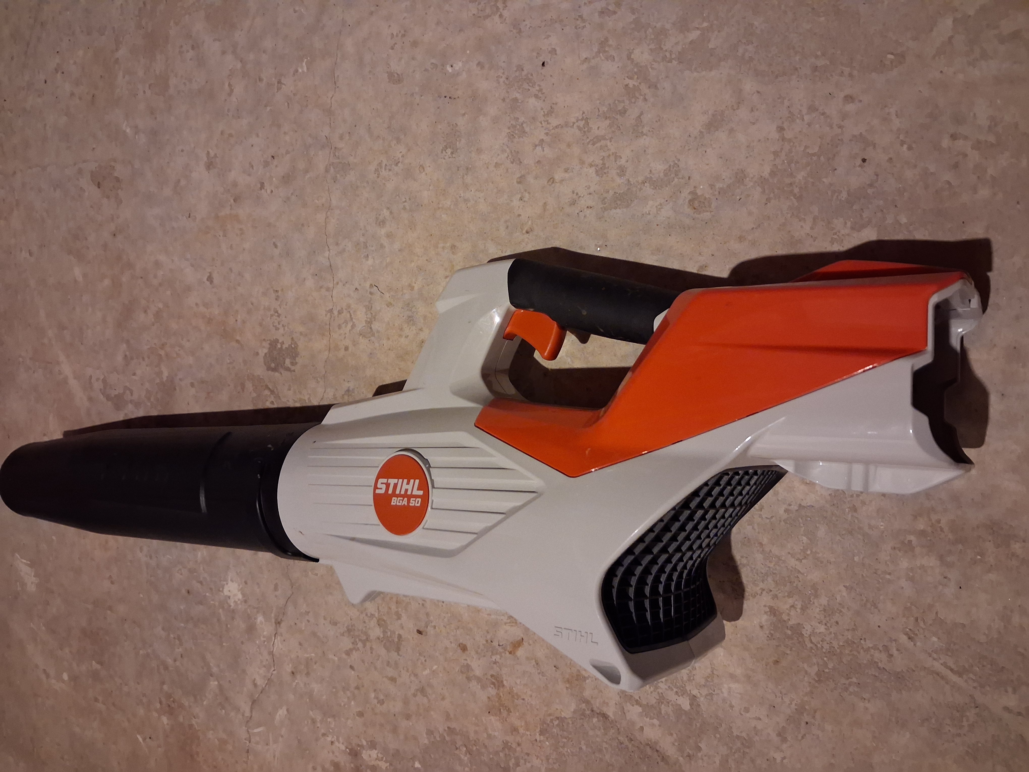 Rental Aspirateur souffleur between individuals (17)