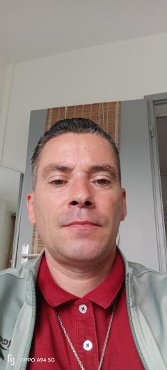 Service : promeneur chien Service : promeneur chien