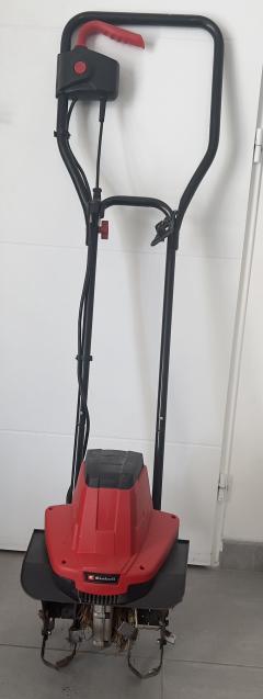 Location : motobineuse Location : motobineuse