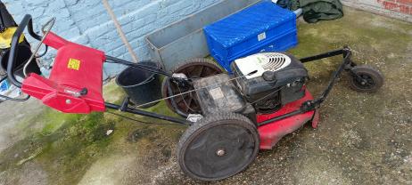 Location : debroussailleuse Location : debroussailleuse