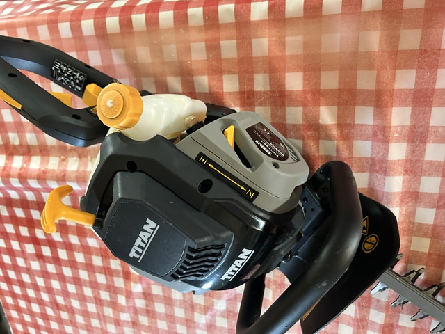 Location taille haie entre particuliers (45)