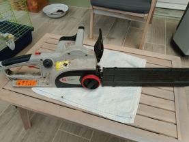 Location : tronconneuse Location : tronconneuse