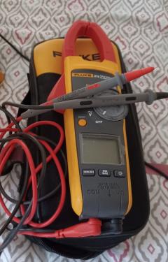 Location : multimetre Location : multimetre