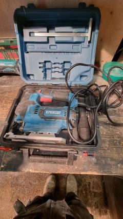 Location : scie sauteuse Location : scie sauteuse