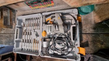 Location : perforateur Location : perforateur