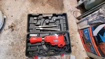 Location : perforateur Location : perforateur