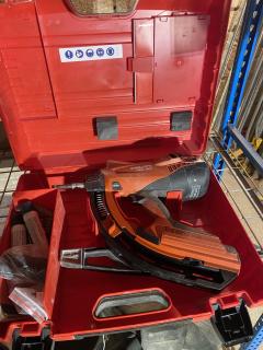 Location : cloueuse Location : cloueuse