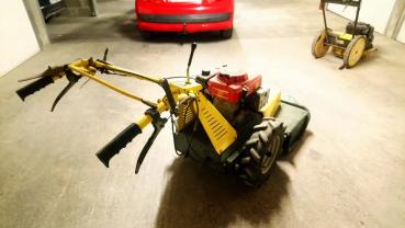 Service : debroussaillage Service : debroussaillage