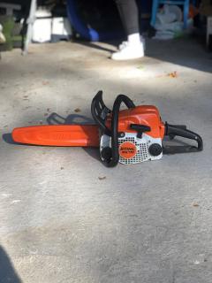 Location : tronconneuse Location : tronconneuse