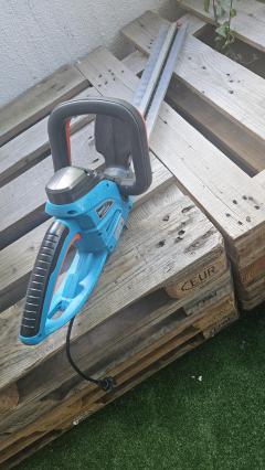 Location : taille haie Location : taille haie