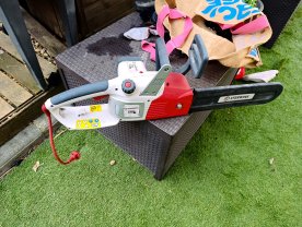 Location : tronconneuse Location : tronconneuse