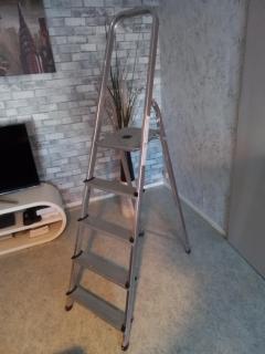 Location : escabeau Location : escabeau