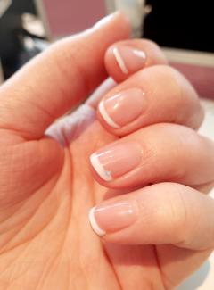 Service : pose de vernis Service : pose de vernis