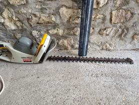 Location : taille haie Location : taille haie