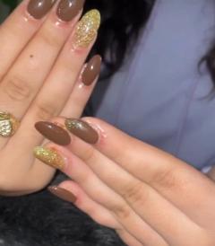 Service : manucure Service : manucure