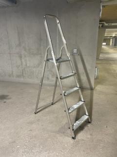 Location : escabeau Location : escabeau