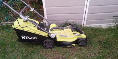 Location : tondeuse Location : tondeuse