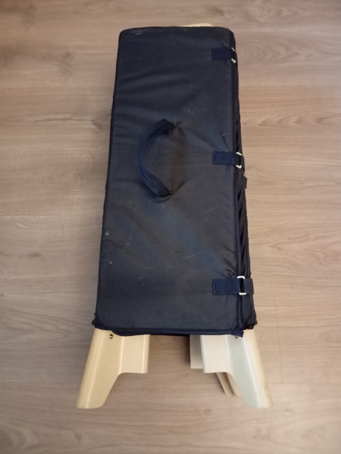 Rental Lit parapluie between individuals (76)