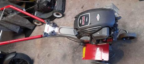 Location : motobineuse Location : motobineuse