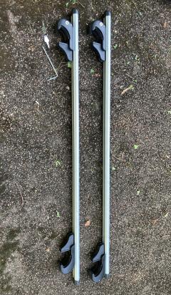 Location : barres de toit Location : barres de toit