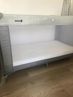 Location : lit parapluie Location : lit parapluie