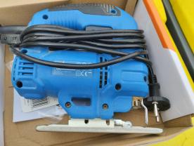 Location : scie sauteuse Location : scie sauteuse