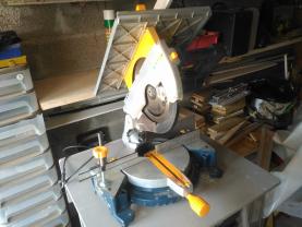 Location : scie a onglet Location : scie a onglet