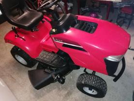 Service : tonte de pelouse Service : tonte de pelouse