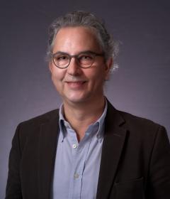 Location : parking abrite Location : parking abrite