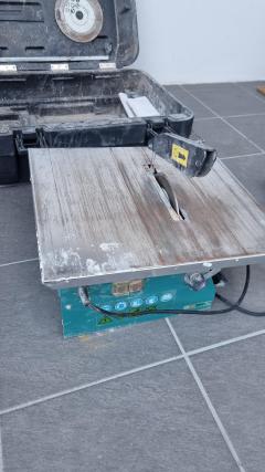 Location : carrelette Location : carrelette