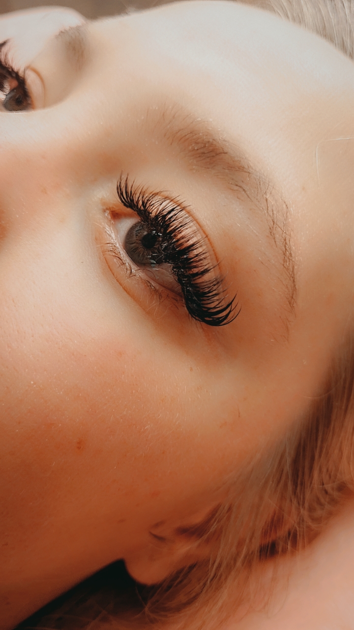 Service extension de cils 68 entre particuliers