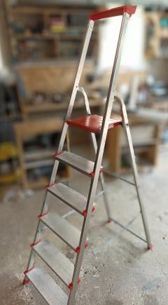 Location : escabeau Location : escabeau