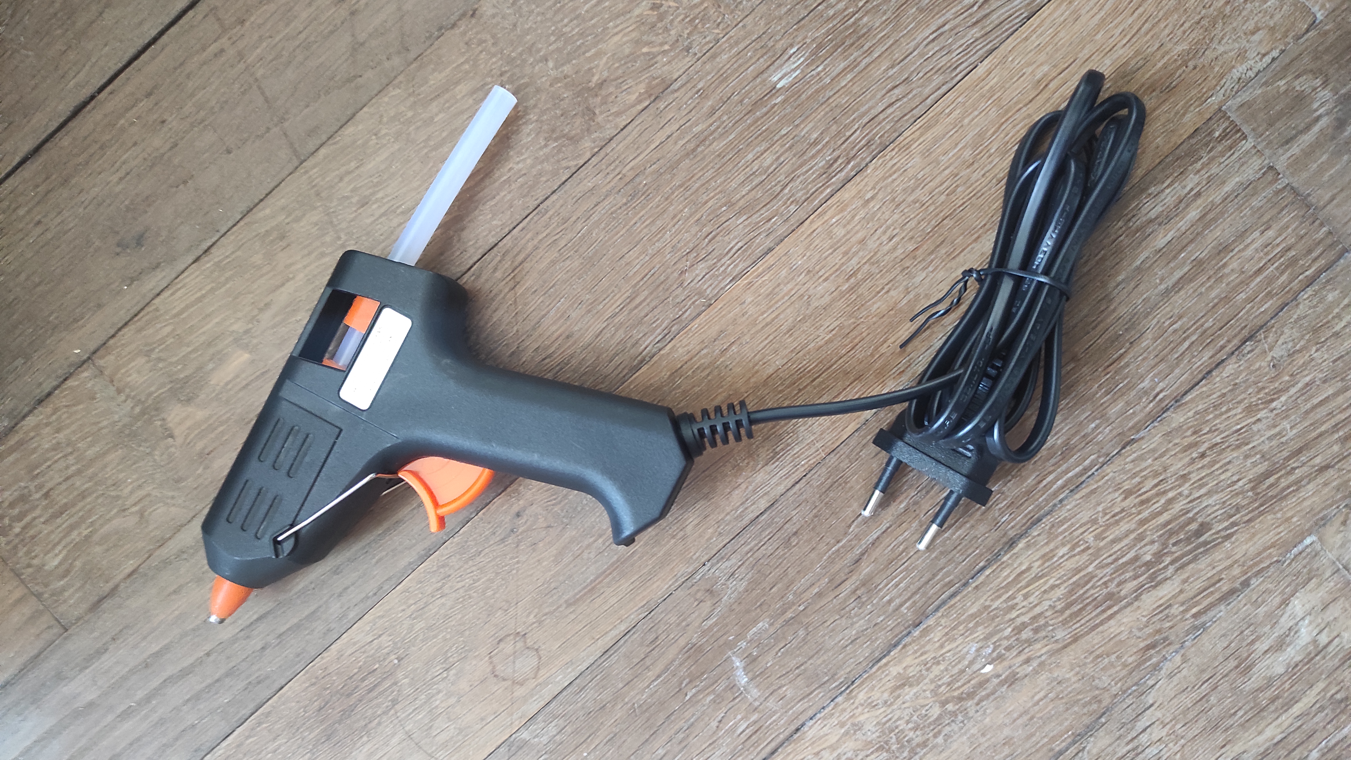 Location pistolet a colle 33 entre particuliers