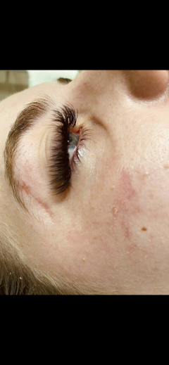 Service : extension de cils Service : extension de cils