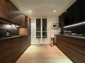 Service : pose de cuisine Service : pose de cuisine