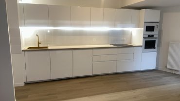 Service : pose de cuisine Service : pose de cuisine