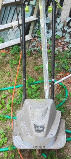 Location : motobineuse Location : motobineuse