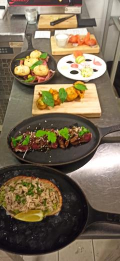 Service : chef cuisinier Service : chef cuisinier