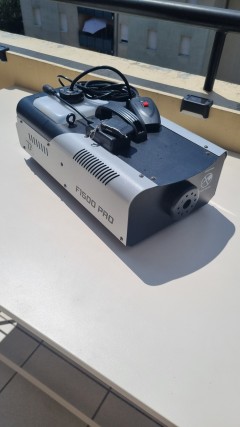 Location machine a fumee