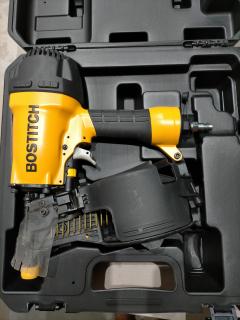 Location : cloueuse Location : cloueuse